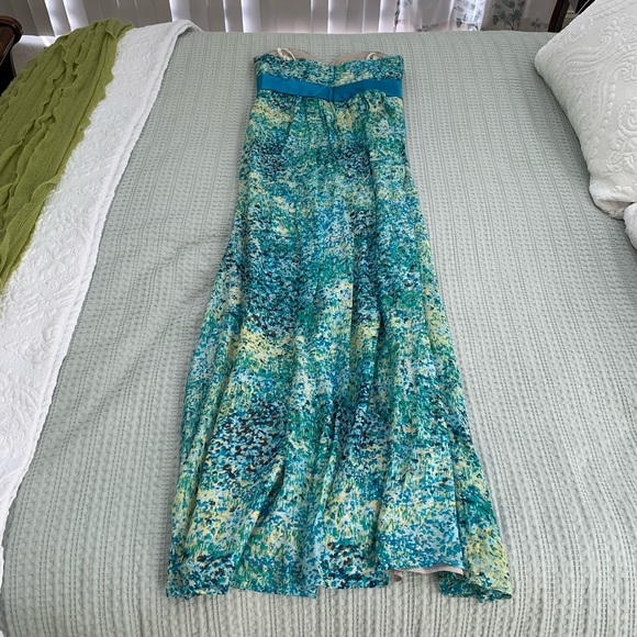 BCBG MaxAzria shimmery maxi gown - Picture 3 of 4
